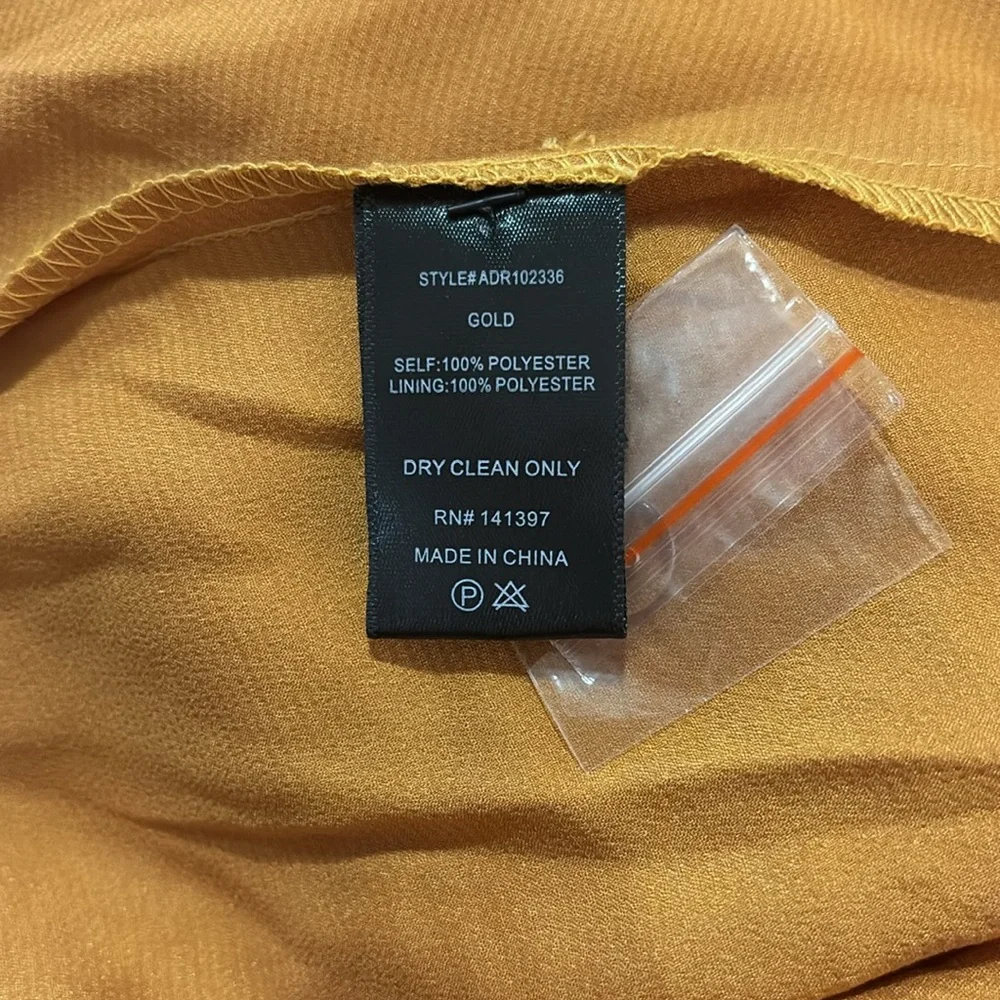 ASTR the Label Pleated Bodice Midi Dress in Gold SZ M NWOT - Picture 6 of 6